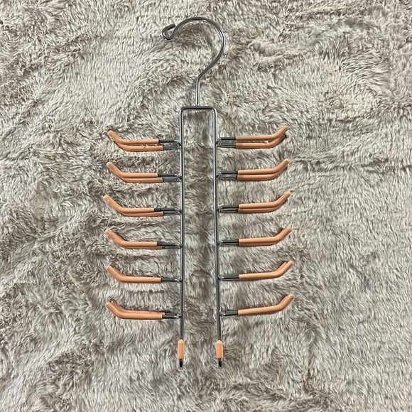 Tie holder - Picture 3 of 3